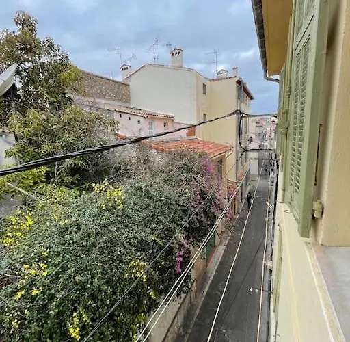 T2 Dans Le Vieil Antibes